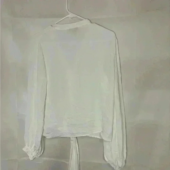 New without tag, womens size small Vince Camuto brand tie front blouse, #O501 - Picture 3 of 5